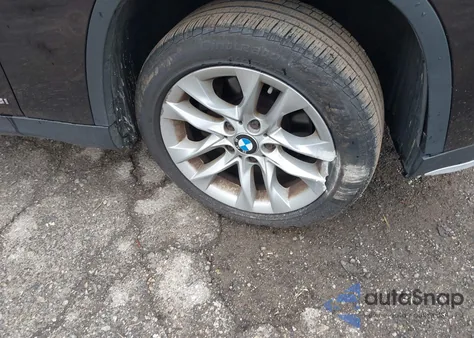 2015 BMW X1 xDrive28I z USA, uszkodzony, nr VIN WBAVL1C56FVY29657